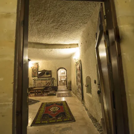 Vineyard Cave Hotel 2*