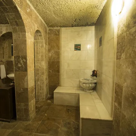 Vineyard Cave Hotel 2*