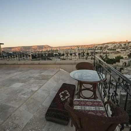 Vineyard Cave Hotel 2*