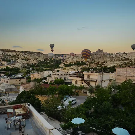 Vineyard Cave Hotel 2*