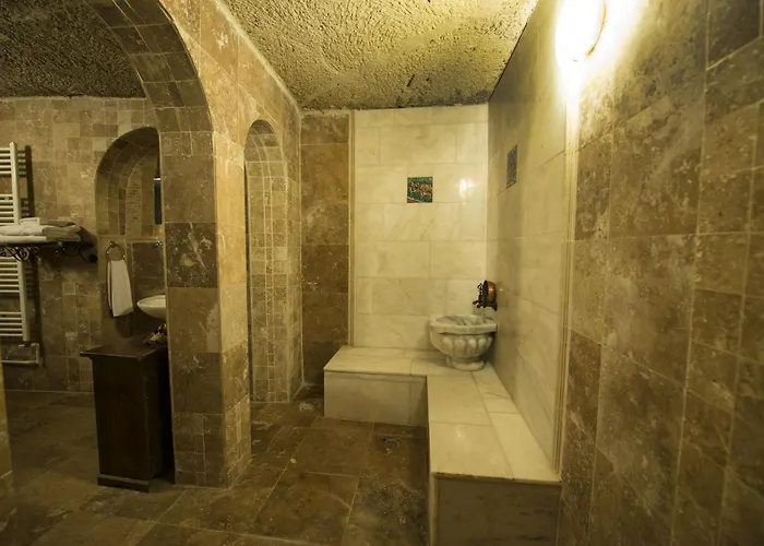 Vineyard Cave Hotel 2*